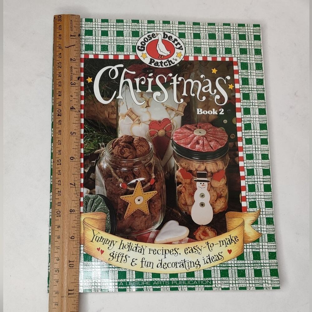 Vintage Christmas Gooseberry Patch Gifts Crafts and Holiday Recipes Book - Picture 5 of 12